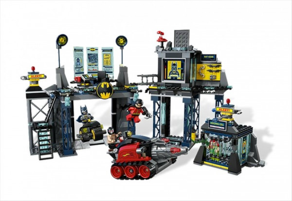 Lego 6860 Super Heroes Batcave