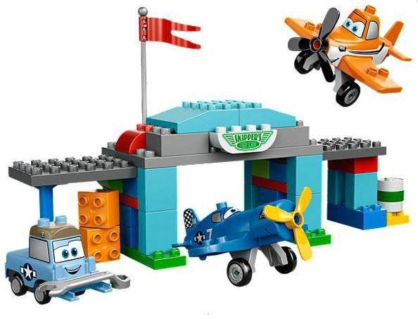 Lego 10511 Duplo Planes Skipperova letecká škola
